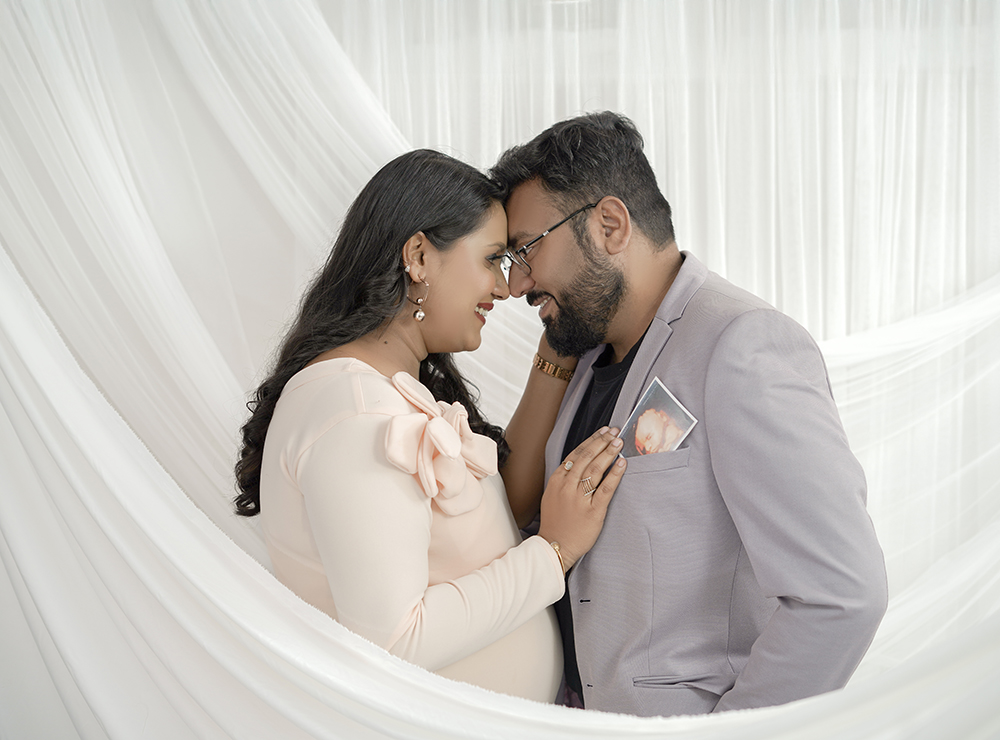 Elegant maternity portrait